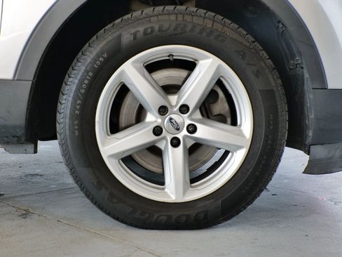 Used 2017 Ford Explorer XLT w/ Equipment Group 202A image 35