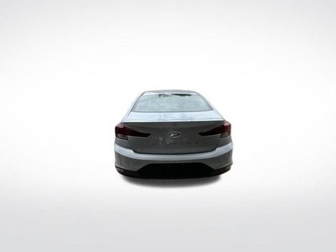 Used 2020 Hyundai Elantra SE FWD image 4