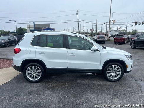 Used 2014 Volkswagen Tiguan SE image 7