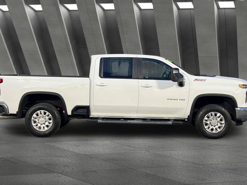 Used 2024 Chevrolet Silverado 2500 LT image 3