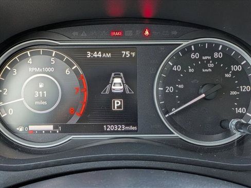 Used 2020 Nissan Versa SV image 11