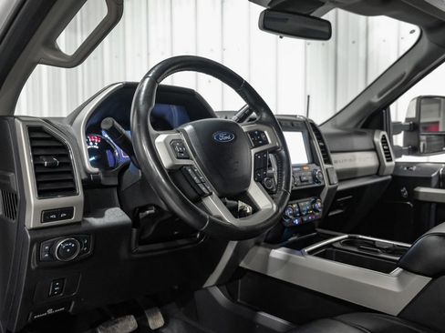 Used 2020 Ford F250 Lariat w/ Chrome Package image 14