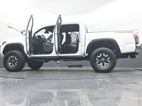 Used 2023 Toyota Tacoma TRD Off-Road AWD/4WD image 43