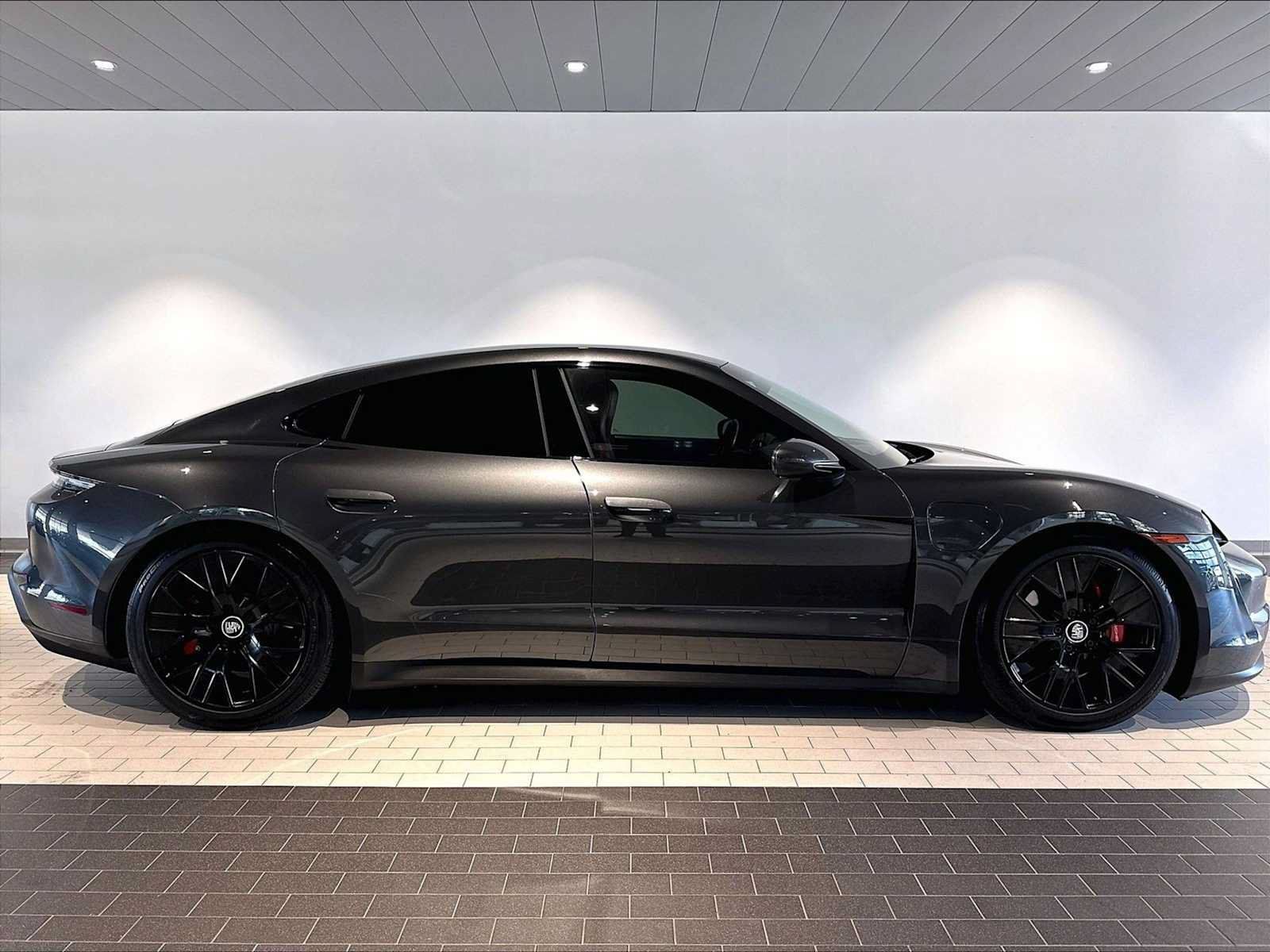 Used 2021 Porsche Taycan 4S AWD/4WD image 11