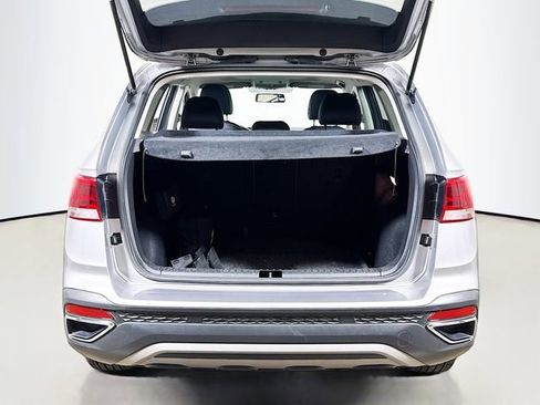 Used 2022 Volkswagen Taos SE image 25