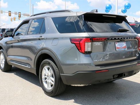 New 2025 Ford Explorer Active image 7