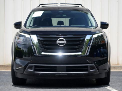 Used 2024 Nissan Pathfinder SV w/ SV Premium Package FWD image 6