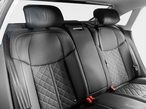 Used 2022 Audi S8 w/ S8 Executive Package image 35