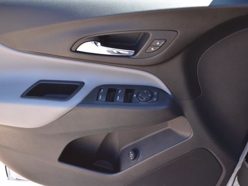Used 2020 Chevrolet Equinox LT image 22