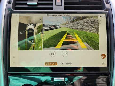 Certified 2025 Land Rover Discovery S image 22