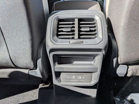 New 2026 Volkswagen Taos SE image 26