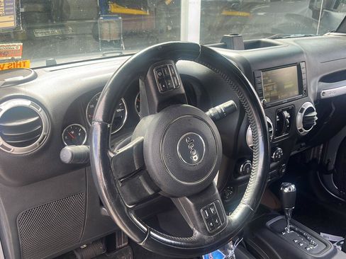 Used 2016 Jeep Wrangler Unlimited Sahara w/ Max Tow Package AWD/4WD image 8