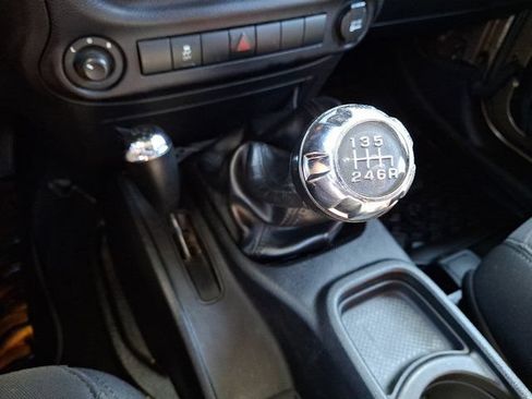 Used 2015 Jeep Wrangler Sport w/ Quick Order Package 23S AWD/4WD image 19