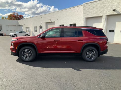 New 2026 Chevrolet Traverse LT w/ LPO, Floor Liner Package AWD/4WD image 4