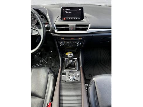 Used 2017 MAZDA MAZDA3 Touring FWD image 11