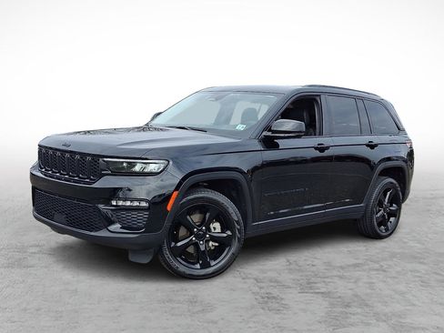 Used 2023 Jeep Grand Cherokee Limited w/ Black Appearance Package image 1