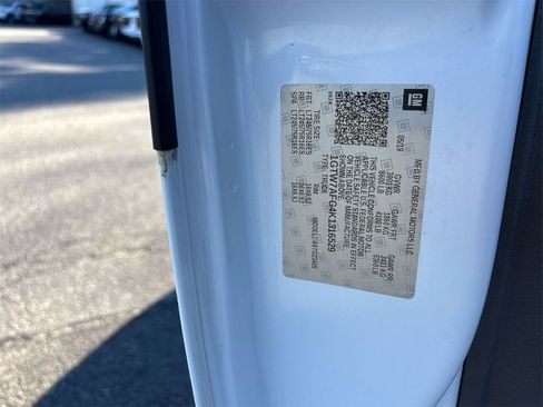 Used 2019 GMC Savana 2500 w/ Enhanced Convenience Package image 30