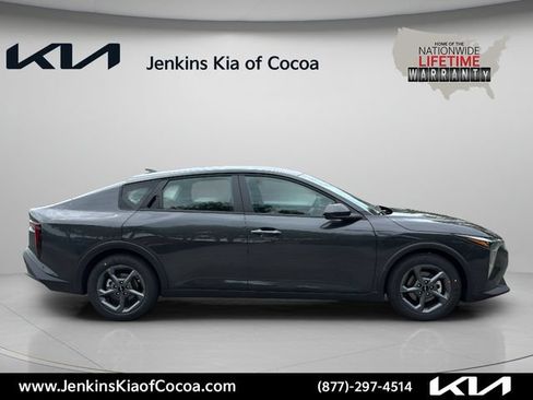 New 2026 Kia K4 FWD image 3