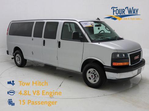 Used 2017 GMC Savana 3500 LT w/ LT Preferred Equipment Group image 1