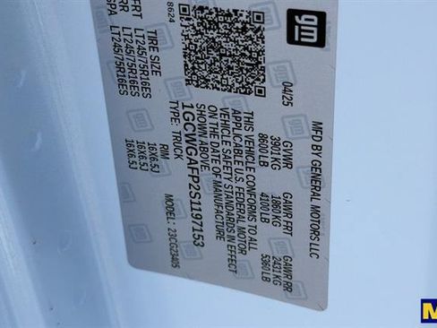 Used 2025 Chevrolet Express 2500 w/ Driver Convenience Package RWD image 34