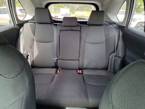 Used 2021 Toyota RAV4 XLE AWD/4WD image 5