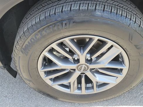 Used 2024 Nissan Rogue S image 9