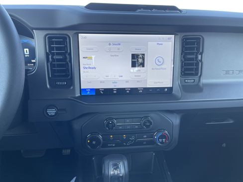 New 2025 Ford Bronco Base image 24