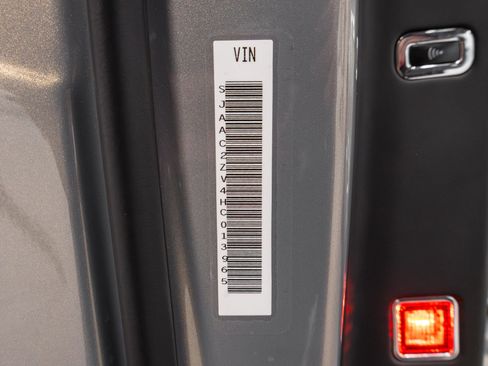 Used 2017 Bentley Bentayga W12 image 16