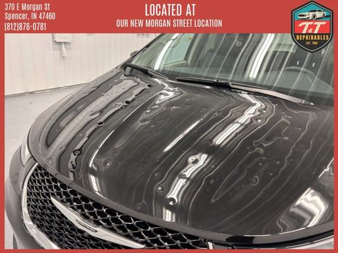 Used 2024 Chrysler Pacifica Touring-L FWD image 27