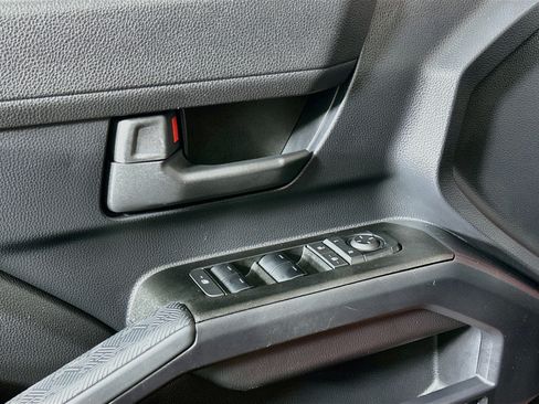 Used 2025 Toyota 4Runner SR5 AWD/4WD image 15