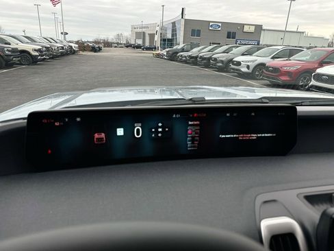 Used 2026 Ford Expedition Active image 12