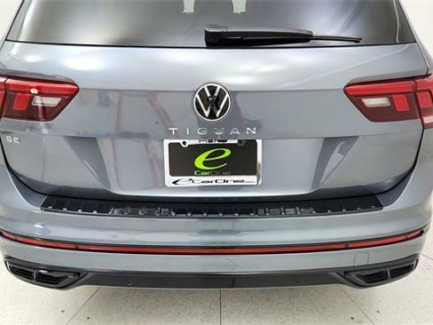 Used 2023 Volkswagen Tiguan SE R-Line image 11