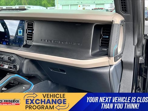 Used 2023 Ford Bronco Wildtrak AWD/4WD image 13