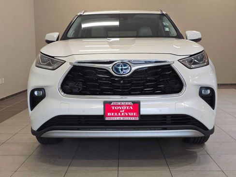 Used 2020 Toyota Highlander Platinum AWD/4WD image 6