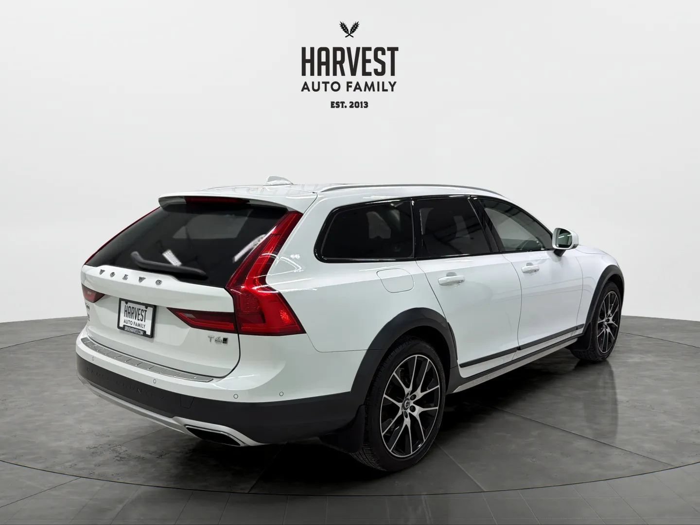 Used 2018 Volvo V90 T6 Cross Country w/ Convenience Package AWD/4WD image 6