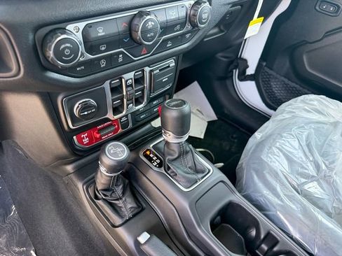 New 2026 Jeep Gladiator Sport AWD/4WD image 22