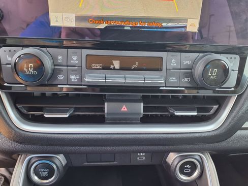 Used 2025 Toyota Grand Highlander FWD image 14
