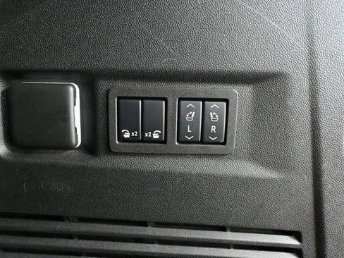 Used 2024 Chevrolet Tahoe LT w/ Luxury Package image 50