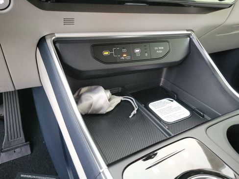 New 2027 Kia Carnival SX Prestige FWD image 19
