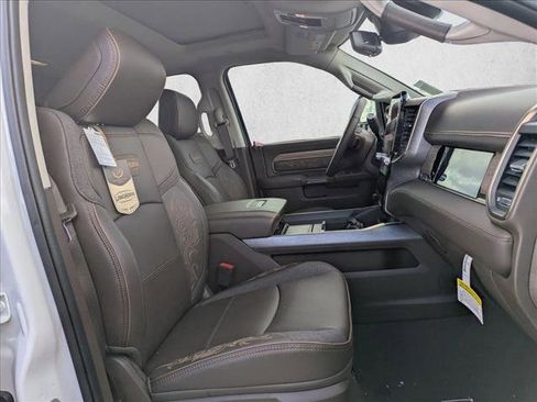 New 2026 RAM 2500 Limited AWD/4WD image 17