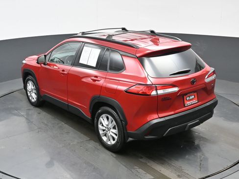 Used 2022 Toyota Corolla Cross LE image 38