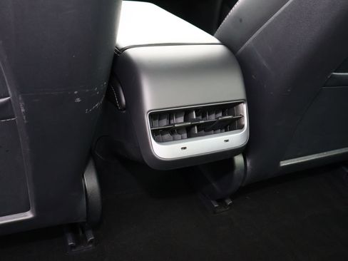 Used 2023 Tesla Model 3 Standard Range image 11