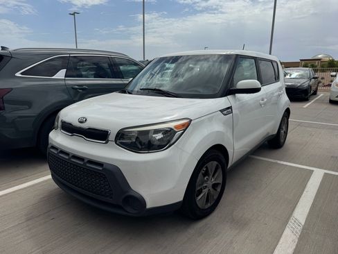 Used 2016 Kia Soul FWD image 2