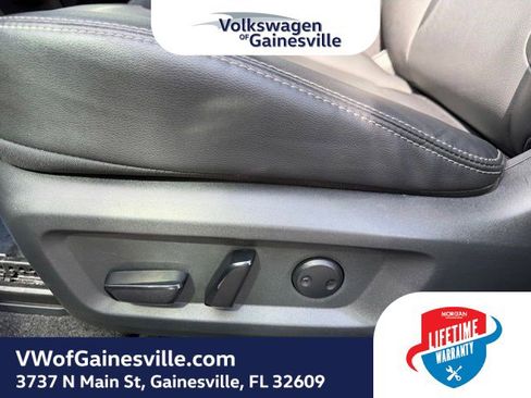 Used 2024 Nissan Rogue SL AWD/4WD image 17