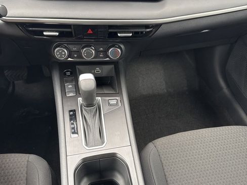 Certified 2025 Nissan Kicks S image 25