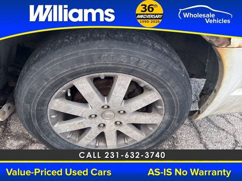 Used 2009 Chrysler Town & Country Touring image 17