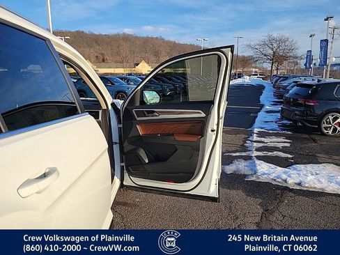 Certified 2022 Volkswagen Atlas SEL image 42