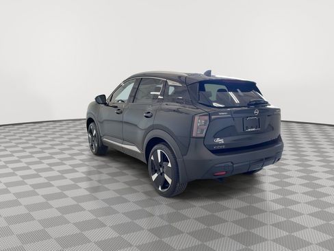 Used 2025 Nissan Kicks SR w/ SR Premium Package image 8