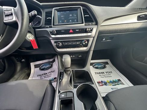 Used 2018 Hyundai Sonata SE image 11