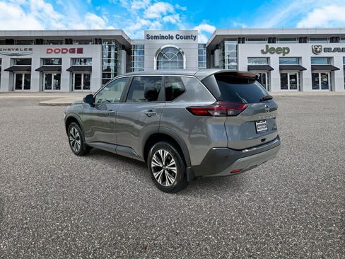 Used 2023 Nissan Rogue SV FWD image 6